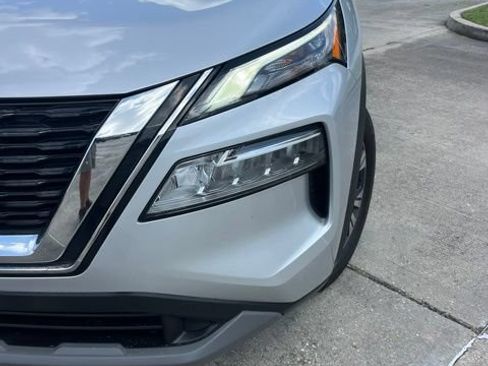 Used 2023 Nissan Rogue SV FWD image 11