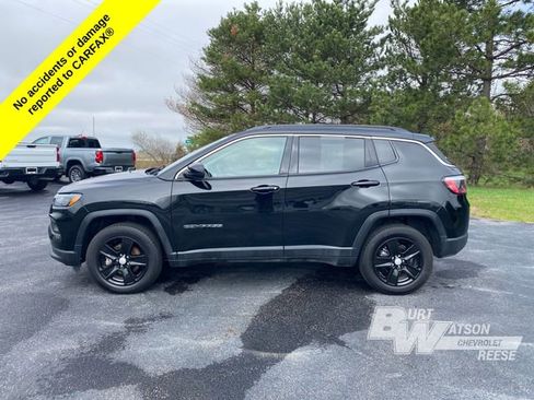Used 2022 Jeep Compass Latitude AWD/4WD image 3