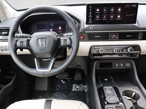 New 2026 Honda Pilot Touring image 23
