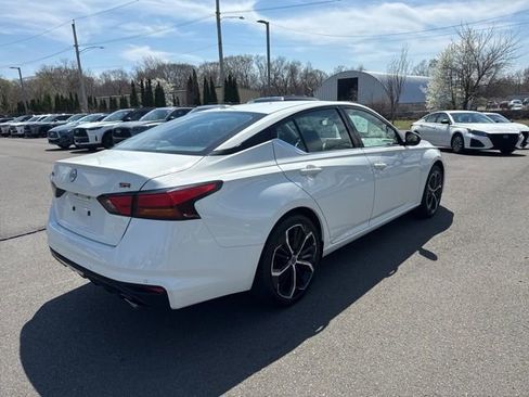 Used 2024 Nissan Altima 2.5 SR image 3
