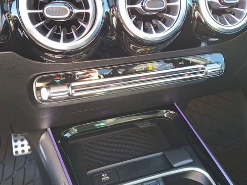 Used 2024 Mercedes-Benz GLA 250 4MATIC image 17