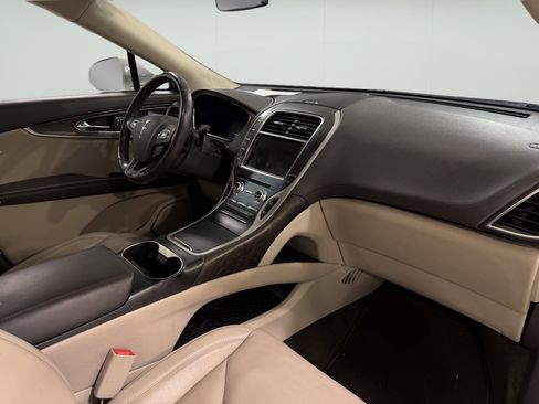 Used 2018 Lincoln MKX Select w/ Select Plus Package FWD image 15