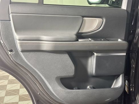 Used 2025 Ford Expedition Active AWD/4WD image 19