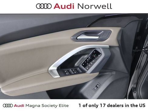 Used 2025 Audi Q5 Premium w/ Convenience Package AWD/4WD image 21