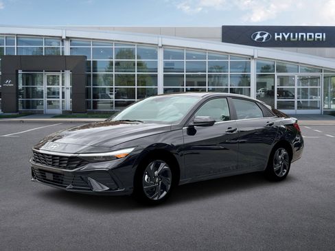 New 2026 Hyundai Elantra SEL Sport Premium image 2