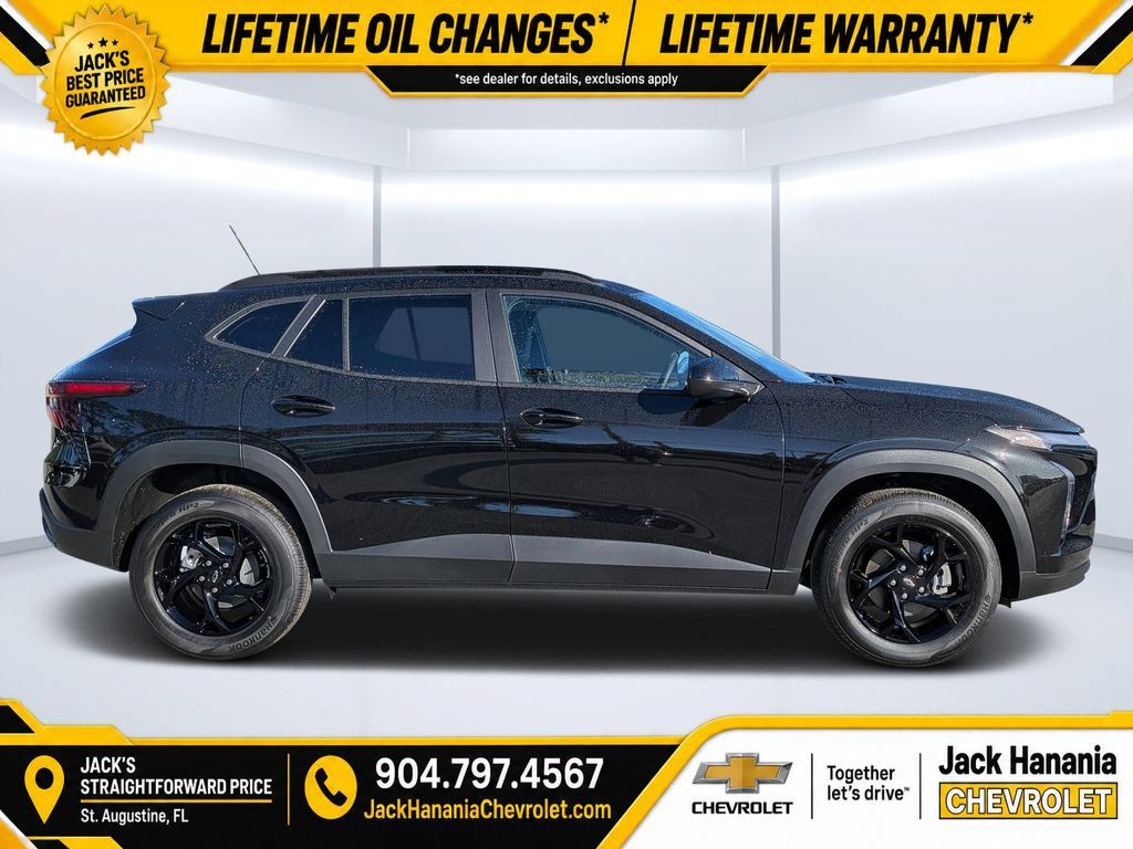 New 2026 Chevrolet Trax LT w/ Driver Confidence Package FWD image 2