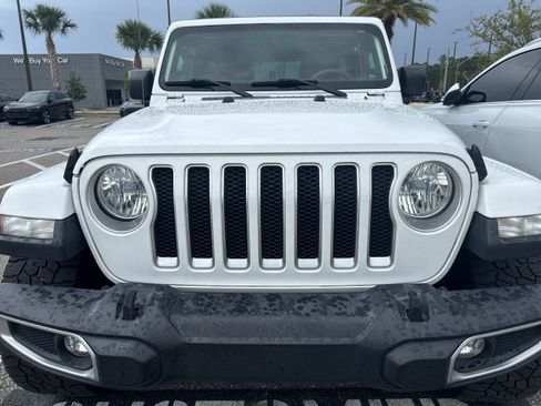 Used 2019 Jeep Wrangler Unlimited Sahara AWD/4WD image 10