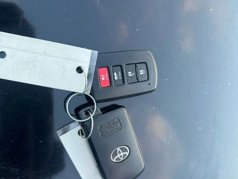 Used 2014 Toyota Avalon XLE Premium image 26