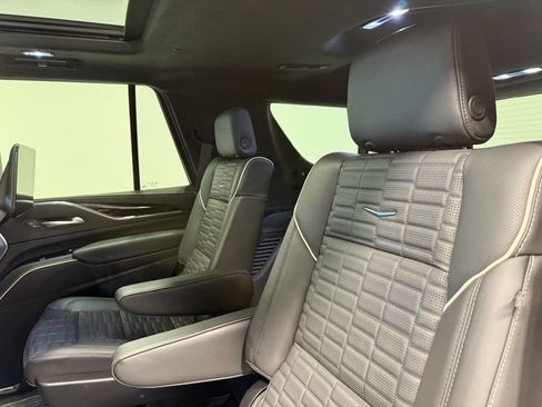 Used 2024 Cadillac Escalade V w/ Heavy-Duty Trailer Package AWD/4WD image 29