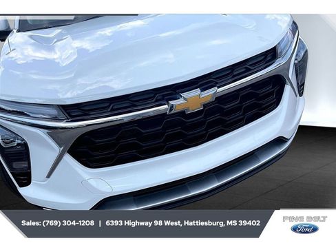 Used 2025 Chevrolet Trax LT w/ LT Convenience Package FWD image 22