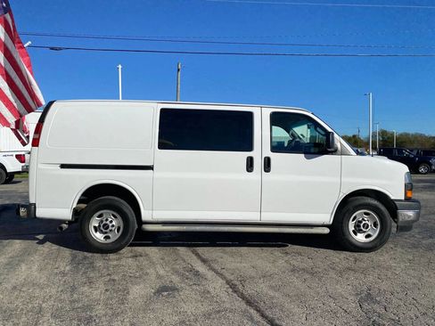 Used 2019 GMC Savana 2500 w/ Driver Convenience Package image 8
