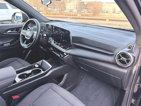 Used 2025 Chevrolet Equinox LT image 28