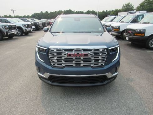 Used 2025 GMC Acadia Denali w/ LPO, All-Weather Package AWD/4WD image 5