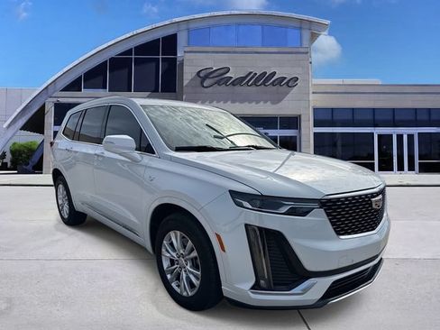 Used 2024 Cadillac XT6 Luxury FWD image 3