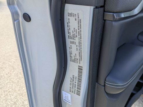 Used 2023 Jeep Grand Cherokee L Laredo image 34