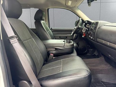 Used 2014 GMC Sierra 2500 SLE w/ SLE Preferred Package AWD/4WD image 16