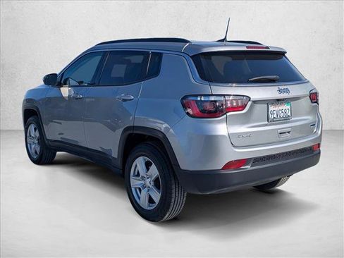 Used 2022 Jeep Compass Latitude AWD/4WD image 8