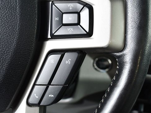 Used 2018 Ford F150 Lariat image 34