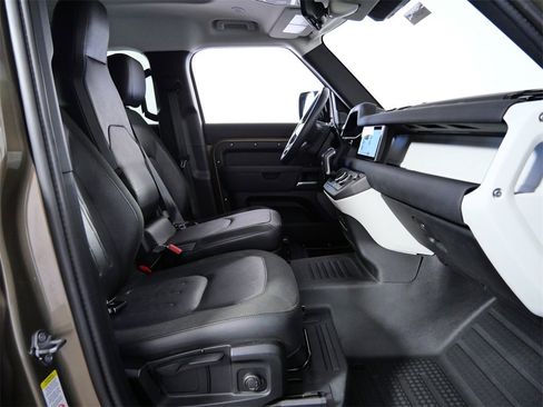 Used 2020 Land Rover Defender 110 S image 11