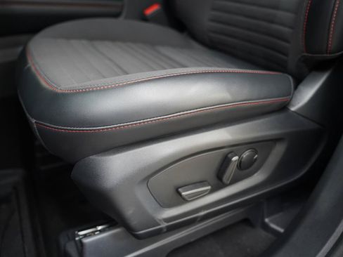 Used 2026 Ford Explorer ST-Line w/ ST-Line Street Pack RWD image 27