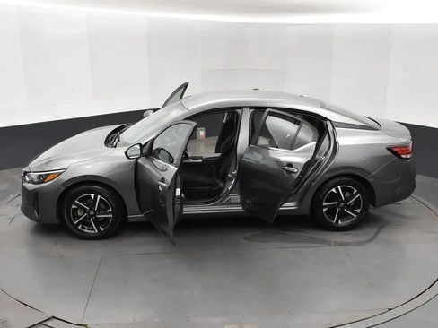 Used 2024 Nissan Sentra SV FWD image 7