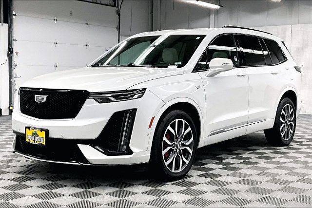 Used 2024 Cadillac XT6 Sport w/ Technology Package AWD/4WD image 12