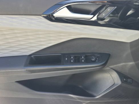 Certified 2024 Volkswagen Taos S FWD image 26