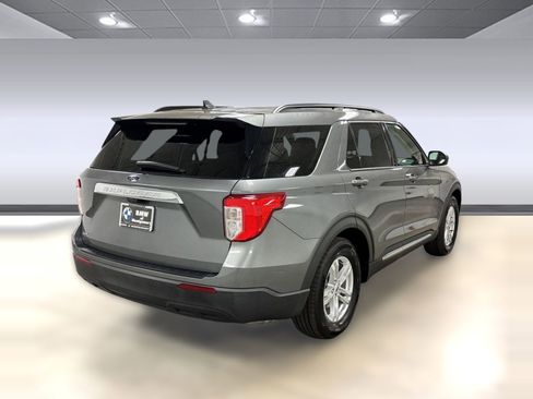 Used 2021 Ford Explorer XLT image 7