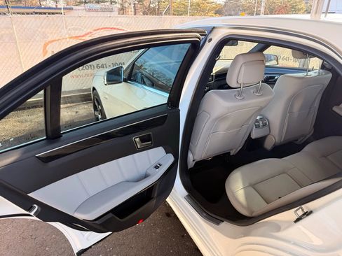 Used 2012 Mercedes-Benz E 350 4MATIC Sedan image 17