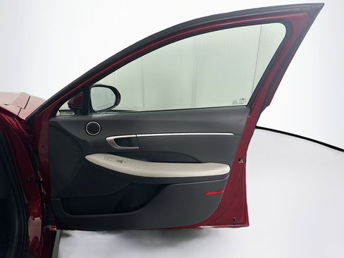Used 2025 Hyundai Sonata SEL FWD image 30