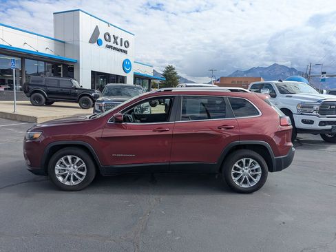 Used 2019 Jeep Cherokee Latitude w/ Popular Appearance Group image 8