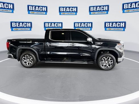 Used 2023 GMC Sierra 1500 SLT w/ SLT Premium Package AWD/4WD image 9