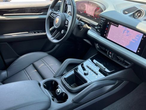 Certified 2024 Porsche Cayenne Coupe AWD/4WD image 15