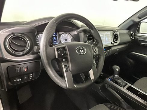 Used 2021 Toyota Tacoma TRD Off-Road AWD/4WD image 16