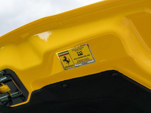 Used 2019 Ferrari 812 Superfast RWD image 25