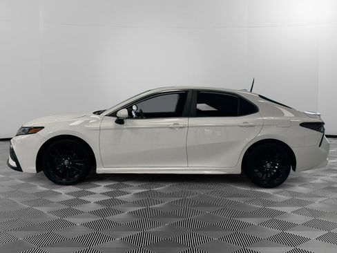 Used 2023 Toyota Camry SE FWD image 5
