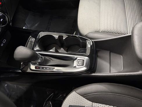 Used 2024 Chevrolet Trax LT w/ Driver Confidence Package FWD image 37