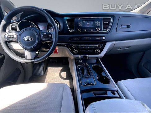 Used 2017 Kia Sedona LX FWD image 16