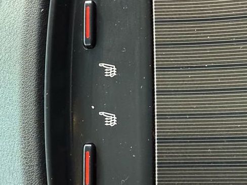 Certified 2023 Toyota Venza Nightshade image 29