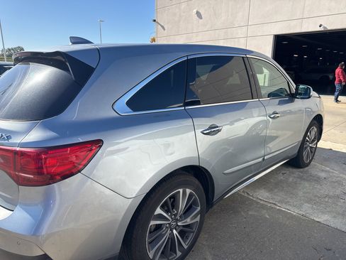 Certified 2020 Acura MDX FWD w/ Technology Package image 3