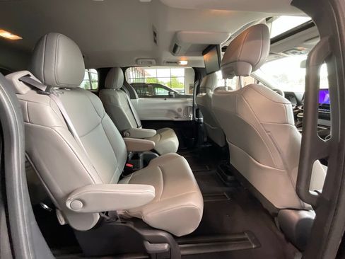 Certified 2025 Toyota Sienna XLE w/ XLE Plus Package AWD/4WD image 19