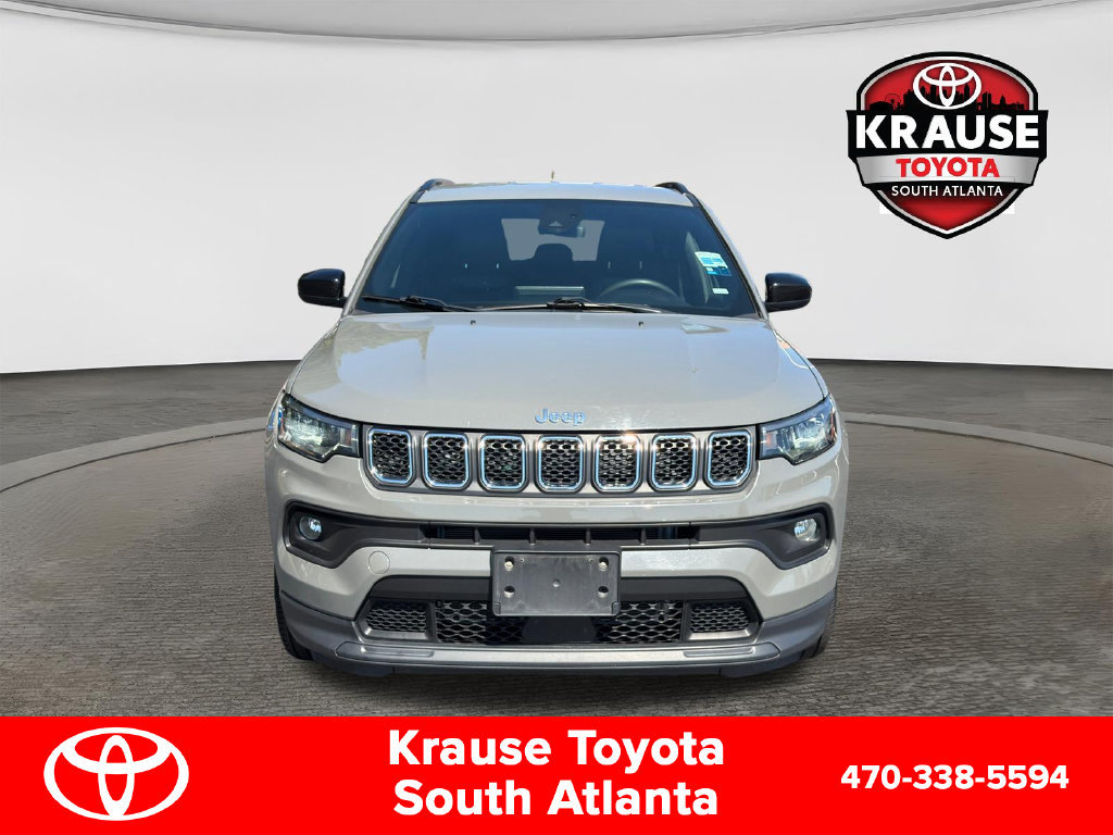 Used 2024 Jeep Compass Latitude AWD/4WD image 2
