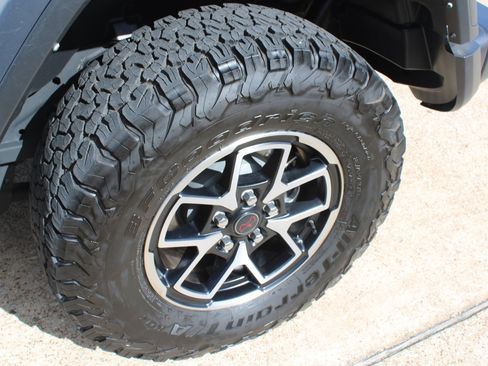 Used 2025 Jeep Wrangler Unlimited Rubicon AWD/4WD image 14