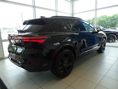 Used 2024 Chevrolet Equinox EV RS image 2