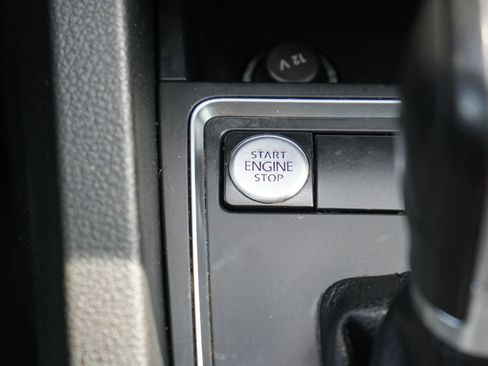 Used 2017 Volkswagen Jetta SE FWD image 22