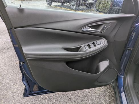 Certified 2023 Buick Encore GX Select w/ Safety Package II image 9