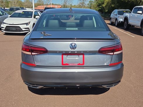 Used 2020 Volkswagen Passat 2.0T R-Line image 4