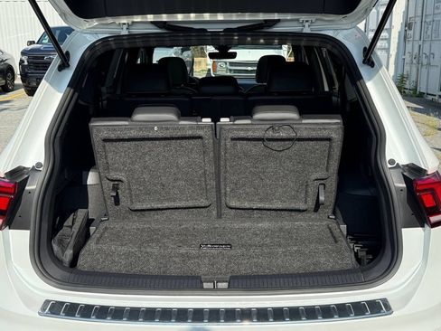 Used 2023 Volkswagen Tiguan SE R-Line FWD image 26