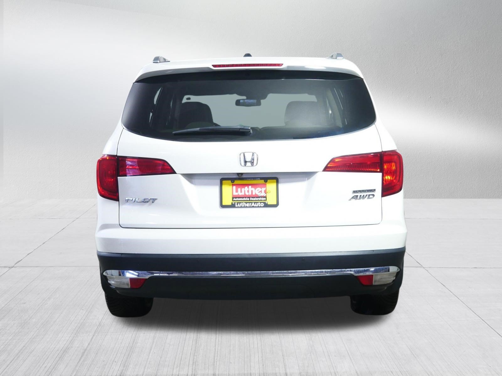 Used 2016 Honda Pilot Touring image 6