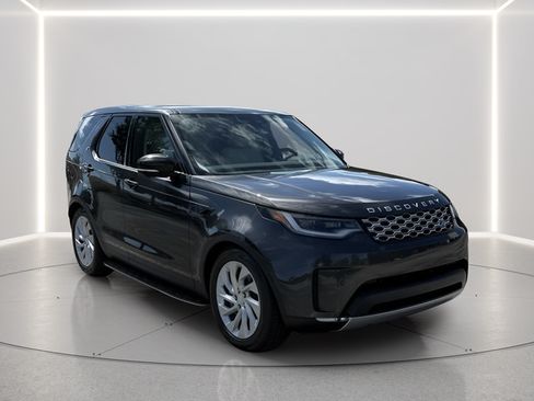 Used 2025 Land Rover Discovery S AWD/4WD image 7